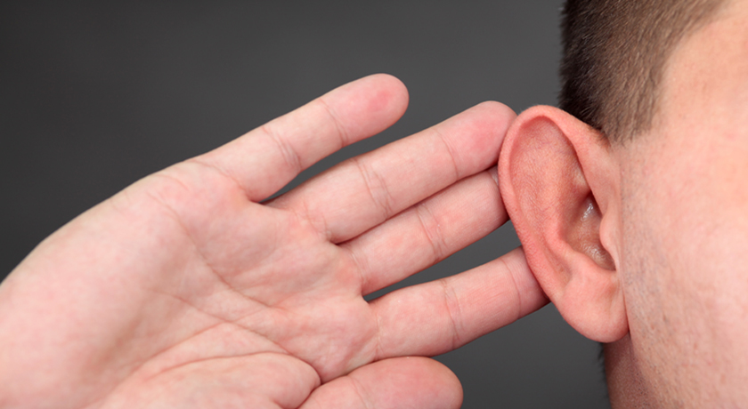 Взаимодействие звуковой информации и колебаний мозговых волн влияет на способность слышать